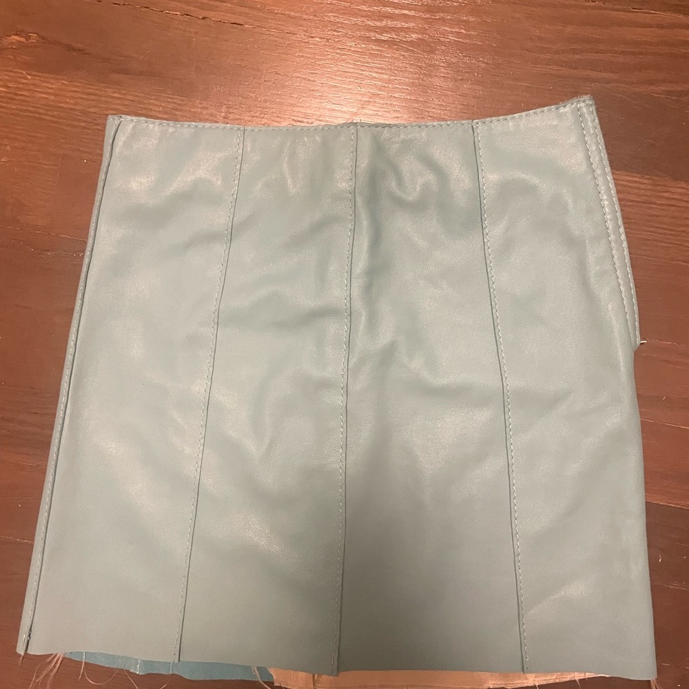 BEBE vintage leather bebe skirt in blue size 2